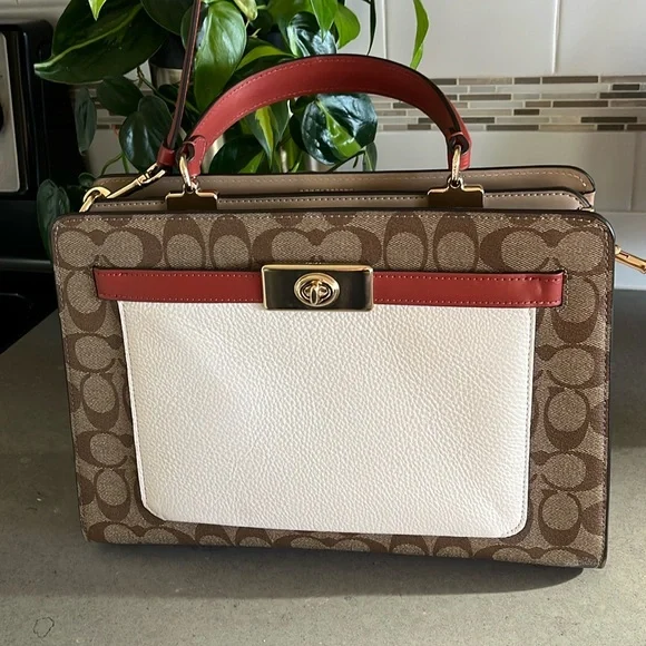 Coach Lane Carryall - Picture 2 of 15